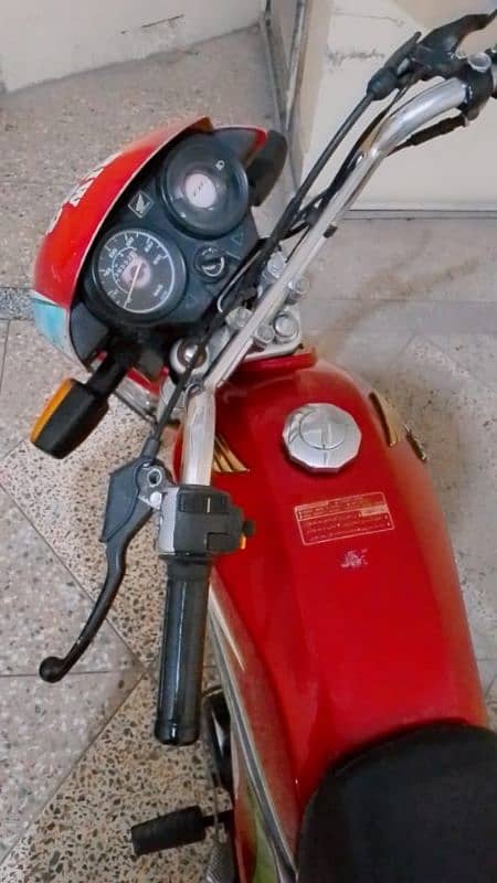 Honda CD 70 Dream 2017 Model for Sale – Excellent Condition 4