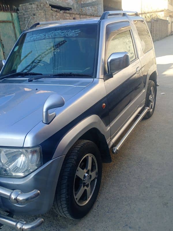 Mitsubishi Pajero Mini 2010 0