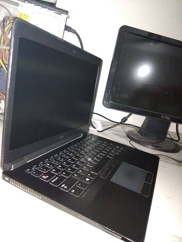 DELL LATITUDE E7470 10/9.5 CONDITION. 3