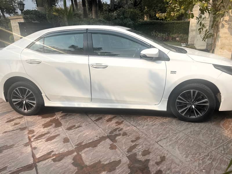 Toyota Corolla Altis Grande CVT-i 1.8 2019 1