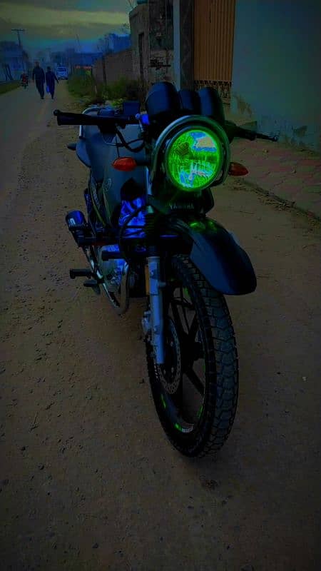 Yamaha ybr 125 g matte green 1