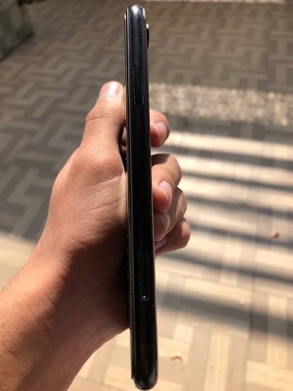 IPHONE XR 128GB 3