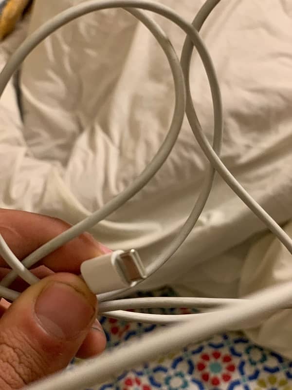 Apple USB-C to Lightning Cable (2m) 1