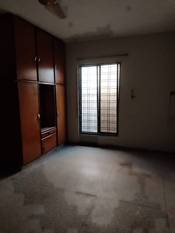 1 Kanal Upper Portion Available For Rent In Garden Town Lahore 6