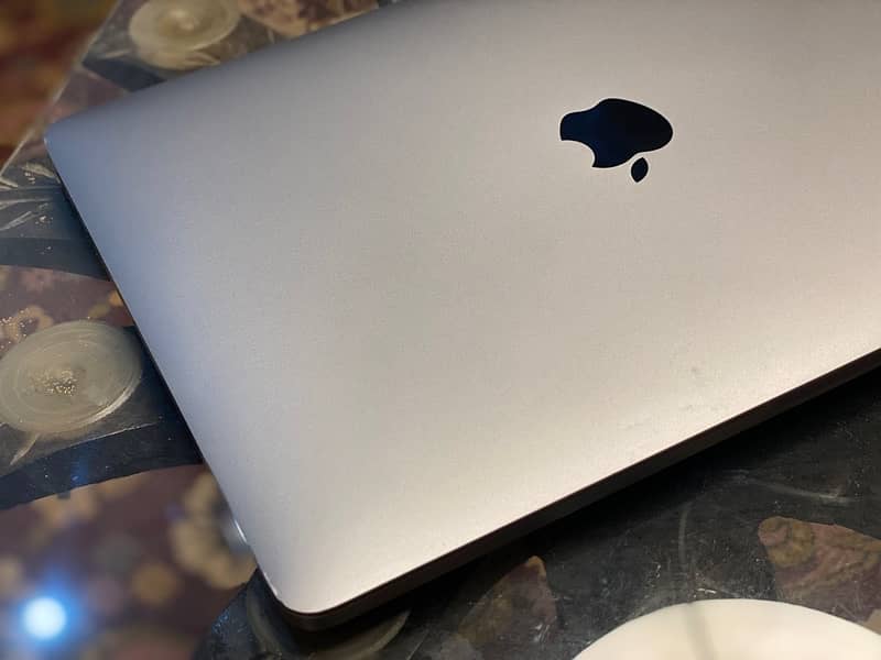 Apple MacBook Pro 2019 1