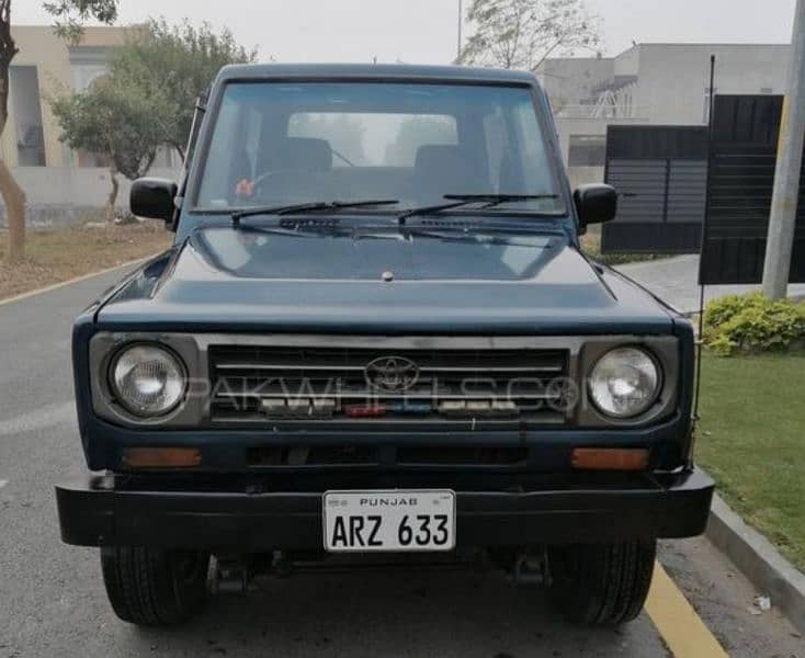 Daihatsu Rocky Jeep 2