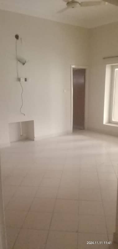 36 Marla Upper Portion Available For Rent In Gulberg Town Lahore 5