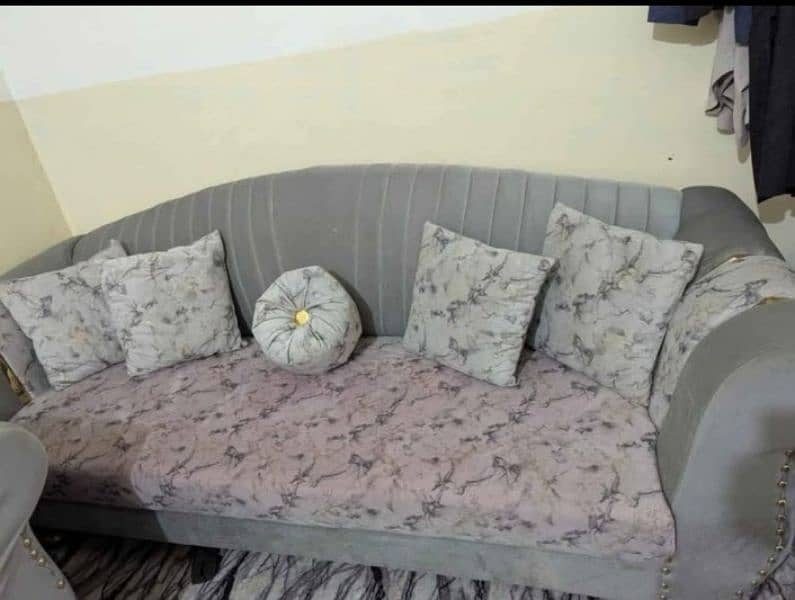 Luxury Five Seater Sofa set like new 0