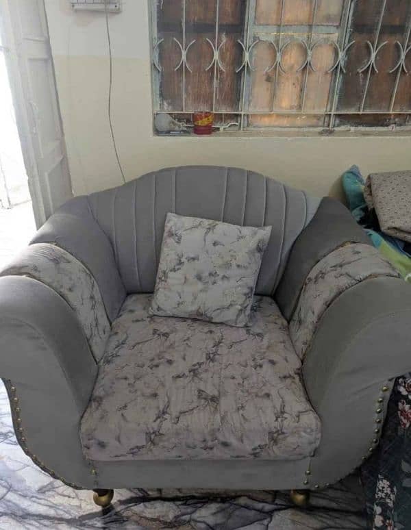 Luxury Five Seater Sofa set like new 2