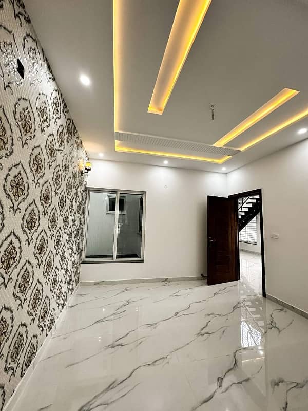 10 Marla Luxury Brand New House For Sale In Ayesha Block Abdullah Garden, Canal Road Faisalabad 9