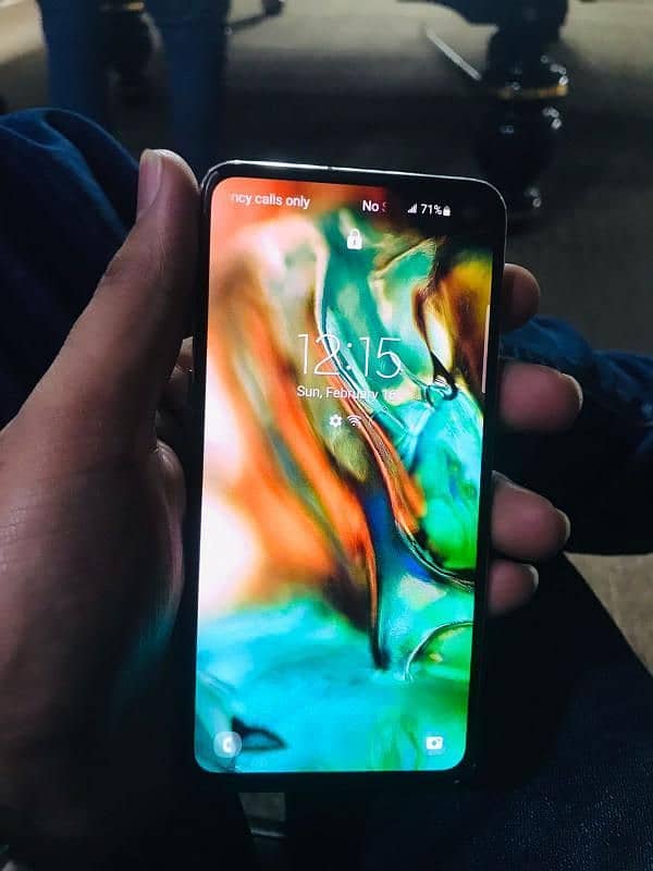 Samsung S10e only 3 months used. exchange possible 0