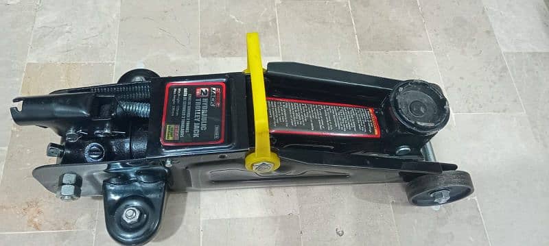 Hydraulic Jack With box || 2 Ton Hydraulic Jack for sale 1