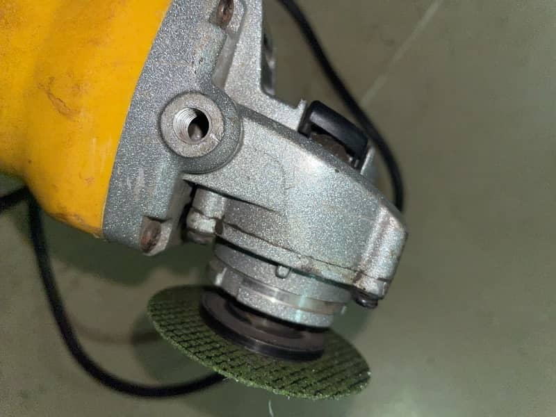 Dewalt Angle Grinder. 6