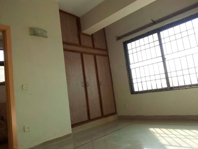 Prime Location 3 Marla Flat with All Facilities in Pak Arab Housing Society 3