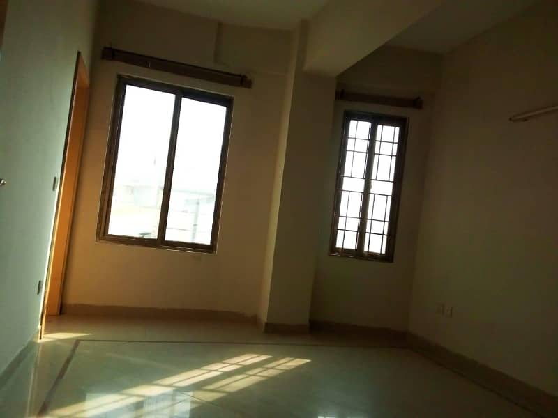 Prime Location 3 Marla Flat with All Facilities in Pak Arab Housing Society 8