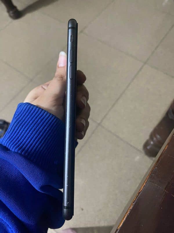 iPhone 8 plus 10/9 condition 2