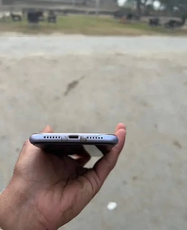 iPhone 11 128gb Factory unlocked 2