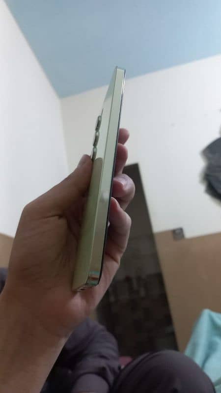 vivo y100 for sale 50 thousand 4