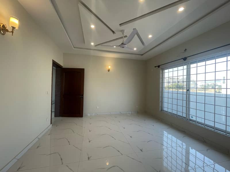 brand new triple unit house avaliable for rent 6