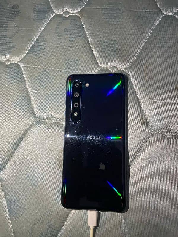 AQUOS R5| mint condition NON PTA 3