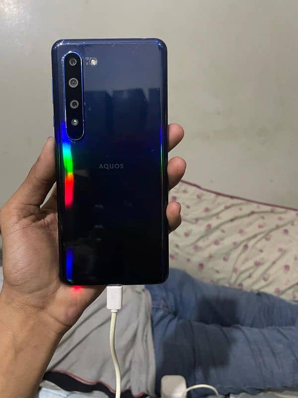 AQUOS R5| mint condition NON PTA 6