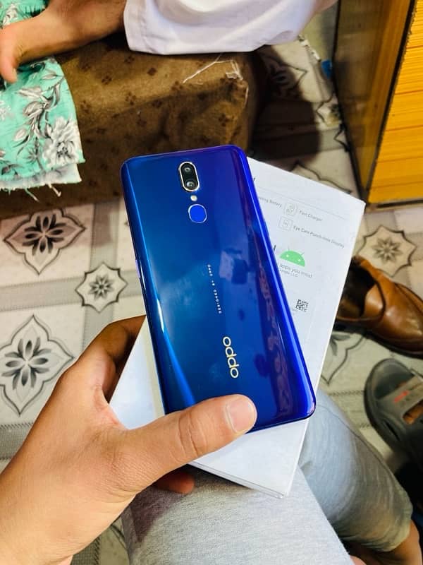 Oppo f11 8/256GB lush condition with box charger price is final 3