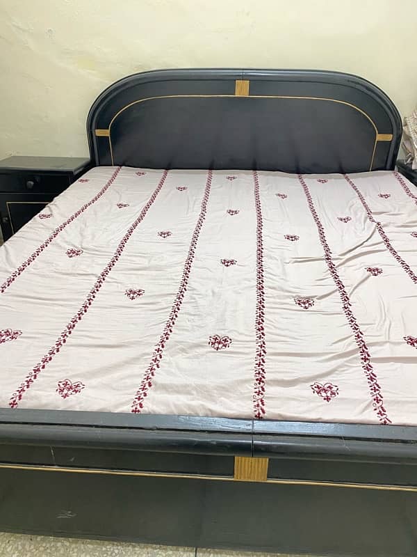 double bed with side tables and dressing - 0,3,0,1,7,1,0,4,4,0,0 0