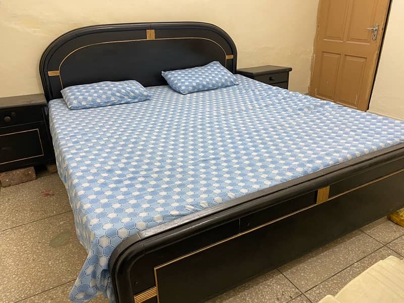 double bed with side tables and dressing - 0,3,0,1,7,1,0,4,4,0,0 12
