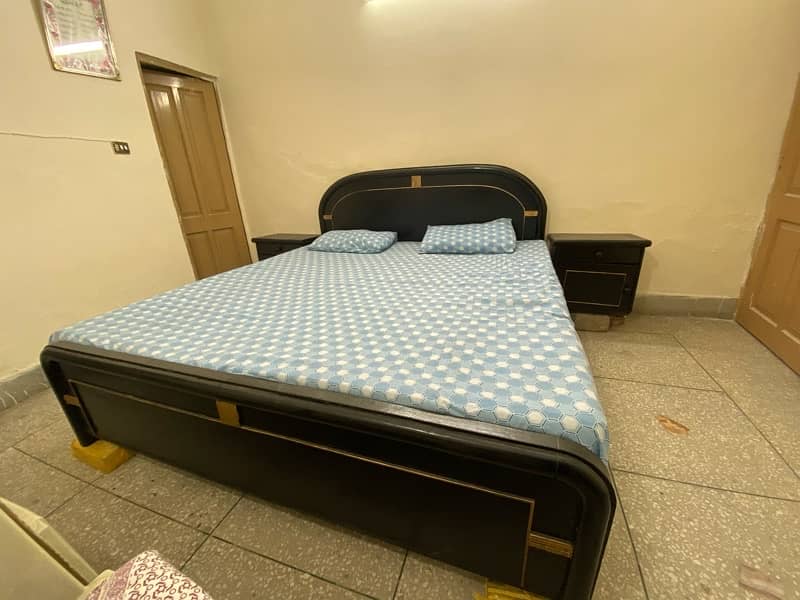 double bed with side tables and dressing - 0,3,0,1,7,1,0,4,4,0,0 14