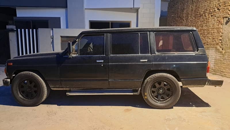 Nissan Patrol 1985 3