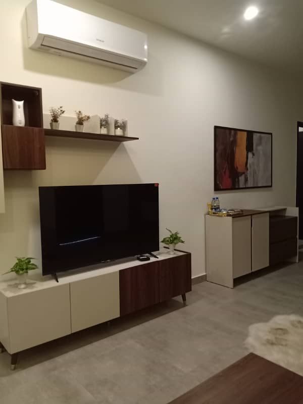 2 BHK furnished Luxurious apartment daily basis and weekly available 10