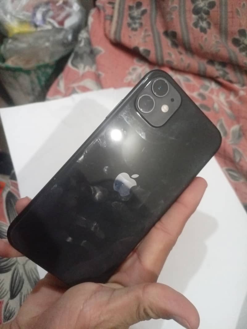 Apple iPhone 11 4