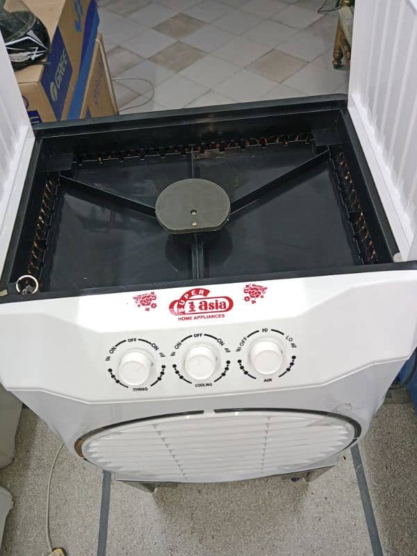 Ice box cooler available 2