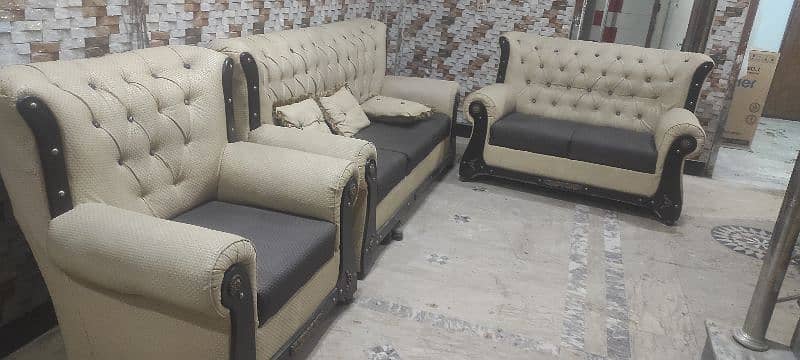 Lush Condition Sofa Set of 6 0