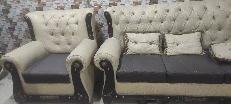 Lush Condition Sofa Set of 6 4