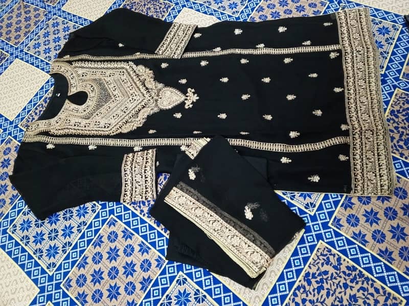 Shahfon Ladies Medium suit 2