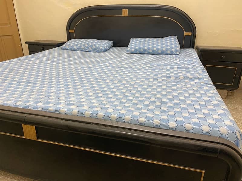 Double bed with side tables - 0,3,0,1,7,1,0,4,4,0,0 4