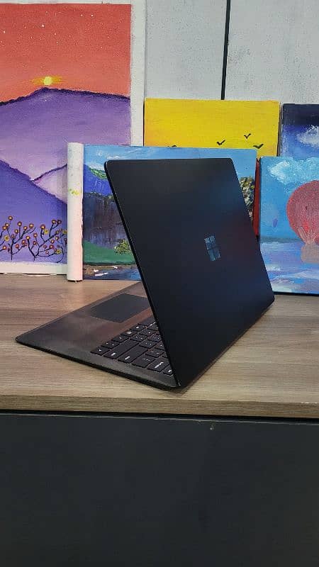 Microsoft Surface Laptop 2 | Core i7 8th | 16GB Ram | 2k Touchscreen 5