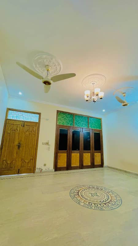 Elegant 6.5 Marla Lower Portion for Rent in Pak Arab Housing Society, Block E 4