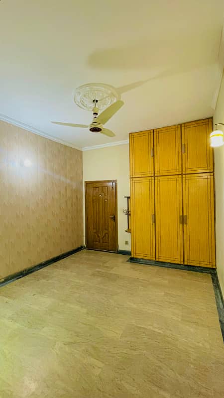 Elegant 6.5 Marla Lower Portion for Rent in Pak Arab Housing Society, Block E 7