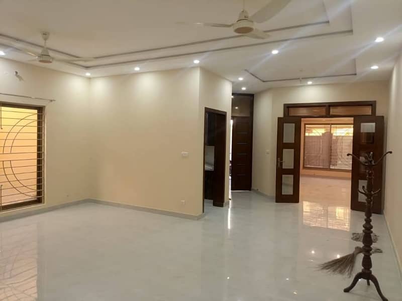 10 Marla New 3bed Upper Portion In Tariq Garden Near Wapda Town 4