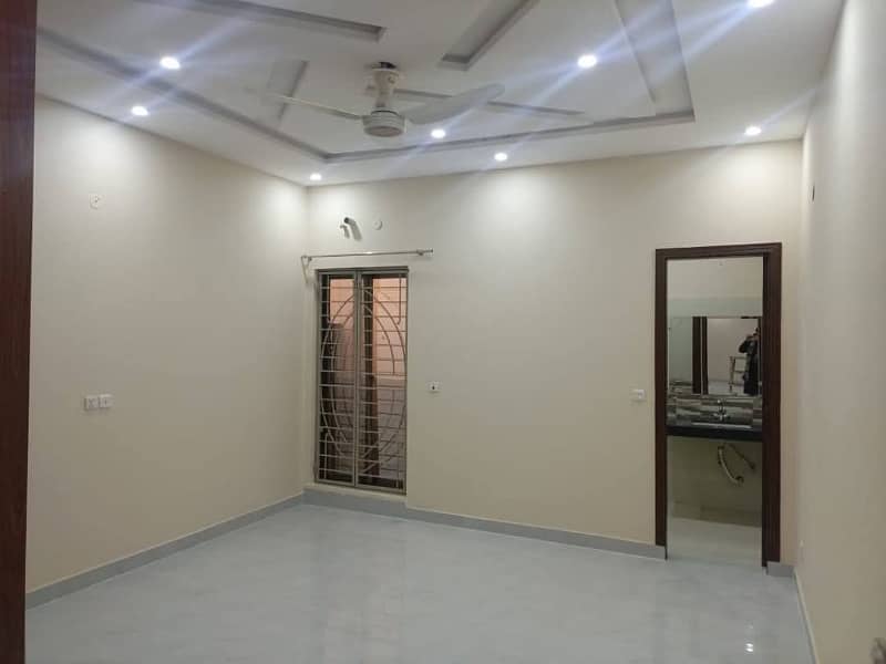 10 Marla New 3bed Upper Portion In Tariq Garden Near Wapda Town 9