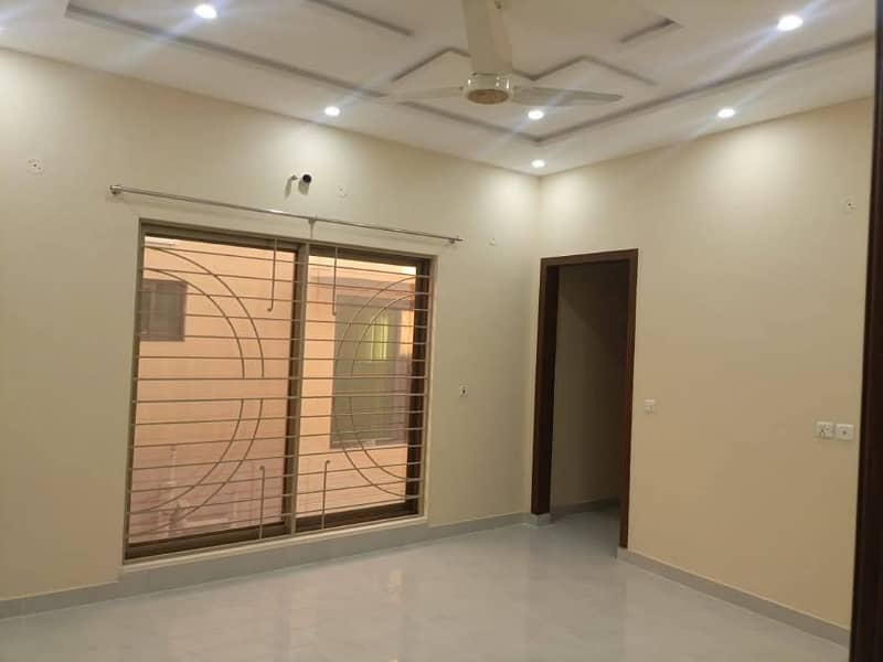 10 Marla New 3bed Upper Portion In Tariq Garden Near Wapda Town 12