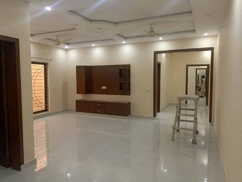 10 Marla New 3bed Upper Portion In Tariq Garden Near Wapda Town 13