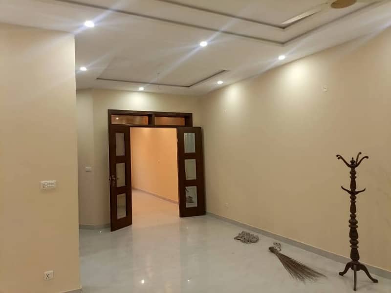 10 Marla New 3bed Upper Portion In Tariq Garden Near Wapda Town 14