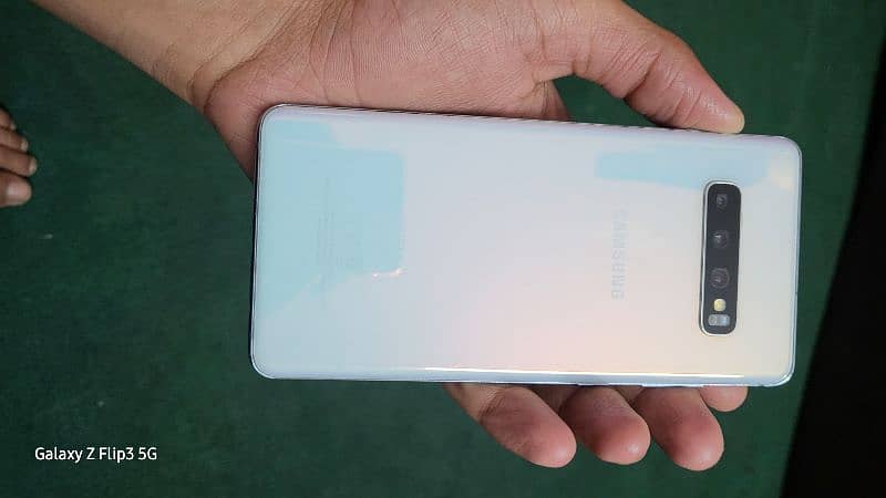 Samsung s10plus 8/128 gb 7