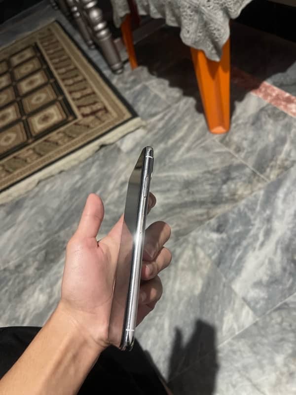 iphone xsmax pta approved excellent condition 2