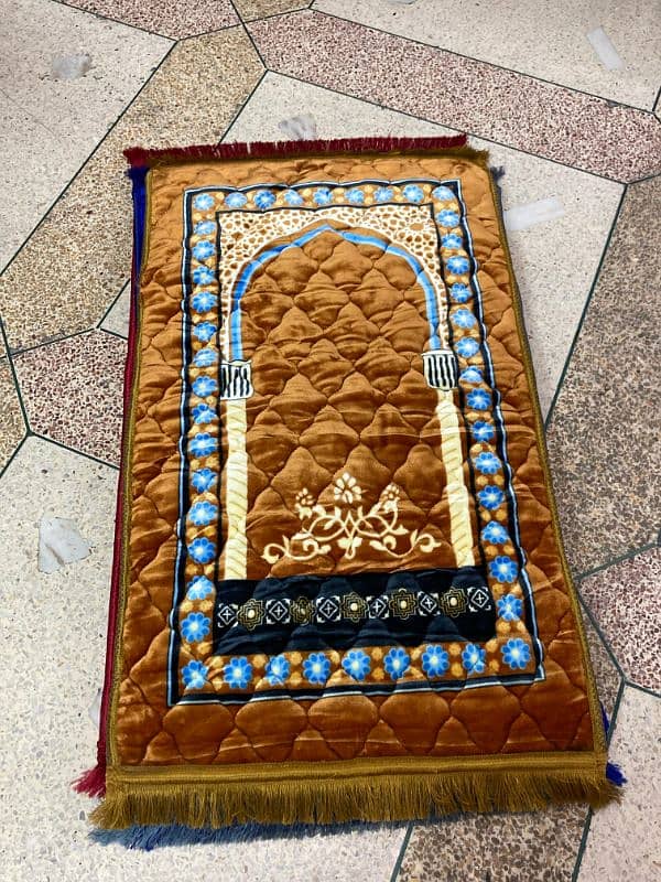 PREMIUM QUILTED PRAYER MATs 1