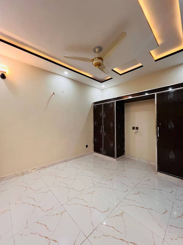 10 Marla Brand new House For Sale In Overseas B Block Bahria Town Lahore 8