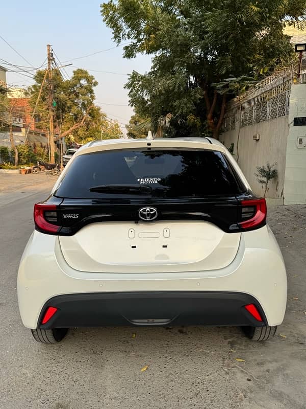 Toyota Yaris 2021 G led 3